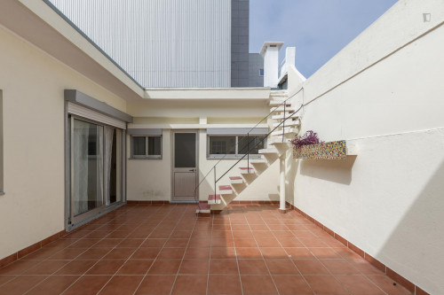 Cosy twin bedroom in a 5-bedroom apartment, in the Matosinhos neighbourhood