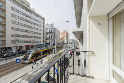 Cosy twin bedroom in a 5-bedroom apartment, in the Matosinhos neighbourhood - Gallery - 2