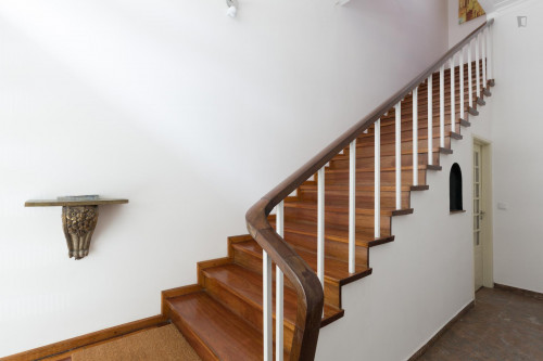 Cosy twin bedroom in a 5-bedroom apartment, in the Matosinhos neighbourhood