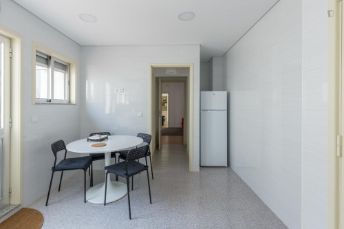 Cosy twin bedroom in a 5-bedroom apartment, in the Matosinhos neighbourhood - Gallery - 15