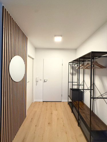 Modern furnished apartment with elevator & optional parking in Düsseldorf-Pempelfort