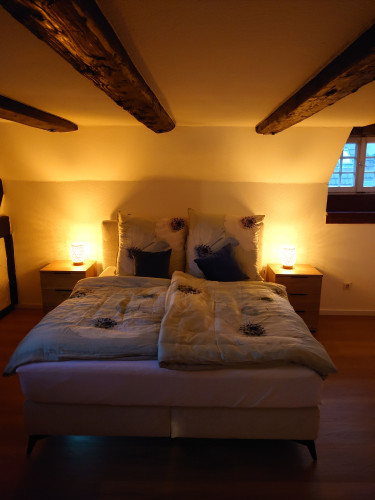 Wonderful & beautiful maisonette in monument house
