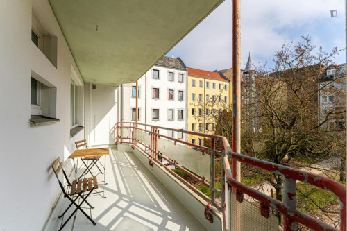 Welcoming single bedroom near Neukölln metro