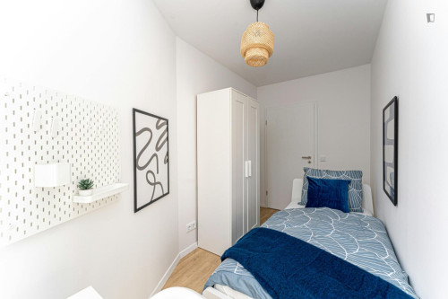 Welcoming single bedroom near Neukölln metro