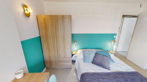 Great double bedroom close to Crimée metro station