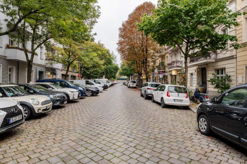 Stylishly Modernised Flat with Balcony in Trendy Prenzlauer Berg
