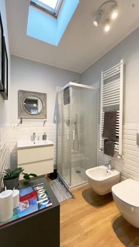 Just renovated 1 bdr bright and super quiet apartment with small terrace