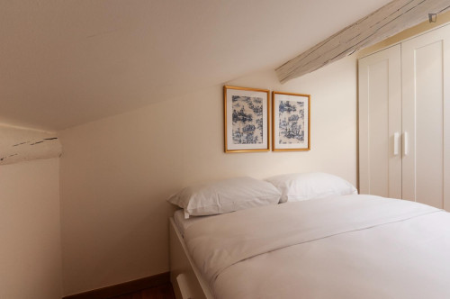 Appealing 1-bedroom flat in Bullona