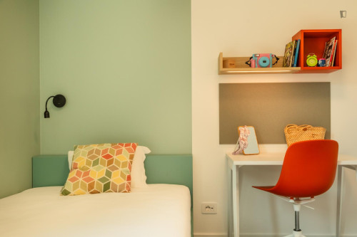 Bed in a shared studio, in Bovisa