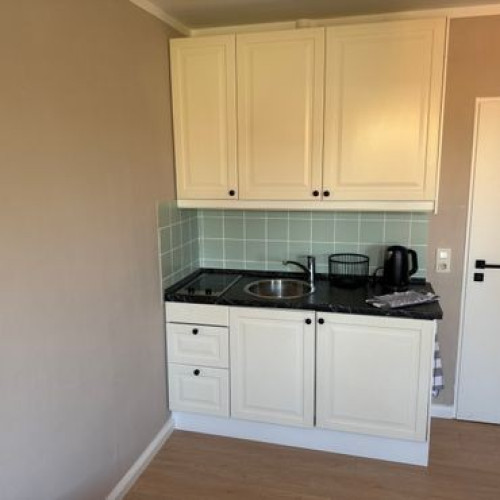 Prime Location in Göttingen: Newly Furnished Apartment Near North Campus & University Hospital - Gallery - 9