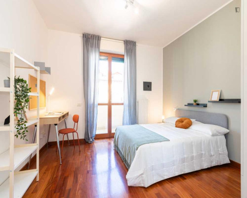 Beautiful single bedroom with a balcony, in Calvairate