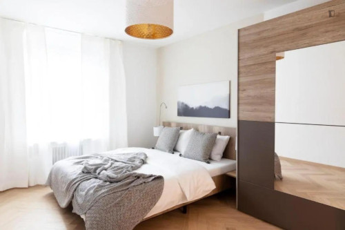 Modern 1 bedroom apartment near Hardbrücke train station