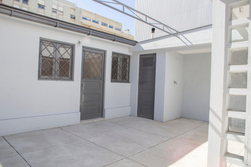 Excellent twin bedroom in a 5-bedroom flat, in Matosinhos - Gallery - 4