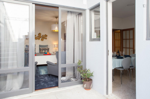 Excellent twin bedroom in a 5-bedroom flat, in Matosinhos - Gallery - 15