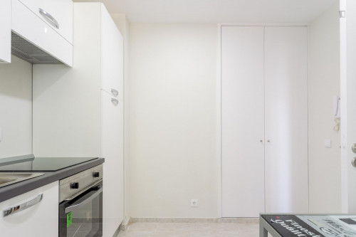 Bright and spacious double bedroom near Universidade Portucalense Infante Dom Henrique - Gallery - 7