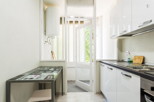 Bright and spacious double bedroom near Universidade Portucalense Infante Dom Henrique - Gallery - 8