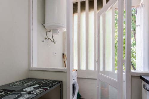 Bright and spacious double bedroom near Universidade Portucalense Infante Dom Henrique - Gallery - 6