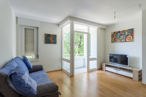 Bright and spacious double bedroom near Universidade Portucalense Infante Dom Henrique - Gallery - 13