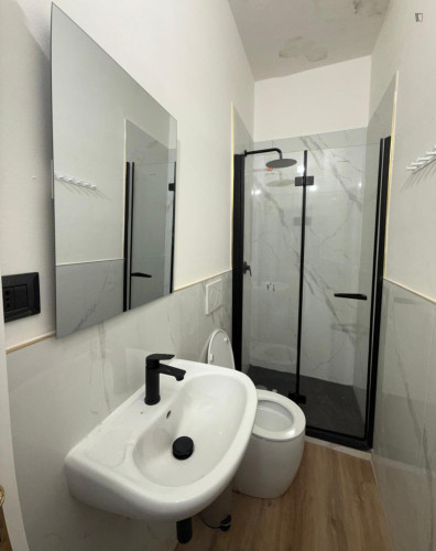 Bed in a nice twin bedroom, in Ponte alle Mosse - Gallery - 14