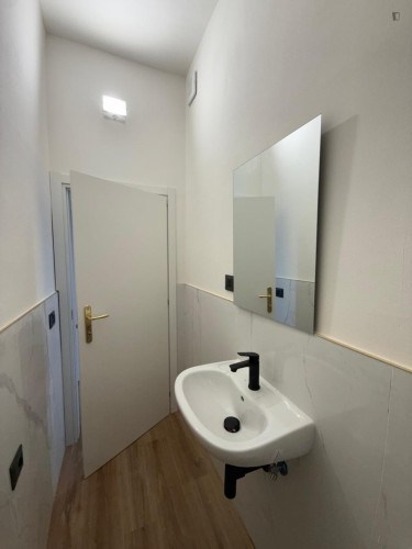 Bed in a nice twin bedroom, in Ponte alle Mosse - Gallery - 10