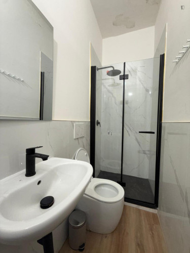 Bed in a nice twin bedroom, in Ponte alle Mosse - Gallery - 12