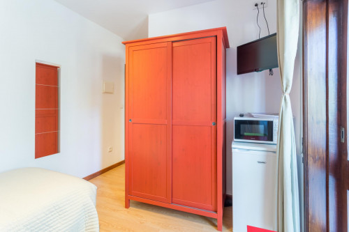 Neat and cosy single ensuite bedroom near Universidade Fernando Pessoa