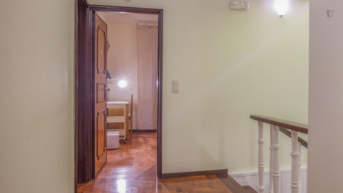 Single ensuite bedroom in nice 6-bedroom house in Paranhos - Gallery - 9
