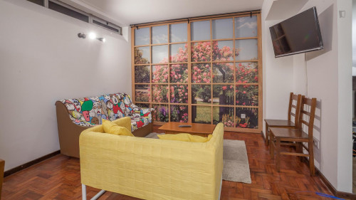 Single ensuite bedroom in grand 6-bedroom house in Paranhos - Gallery - 17