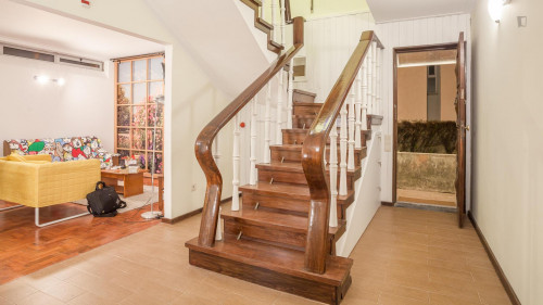 Single ensuite bedroom in grand 6-bedroom house in Paranhos - Gallery - 11