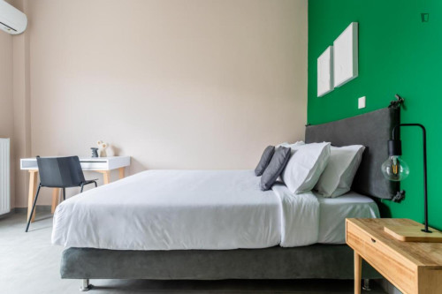 Very nice 2 bedroom apartment near Rouf train station