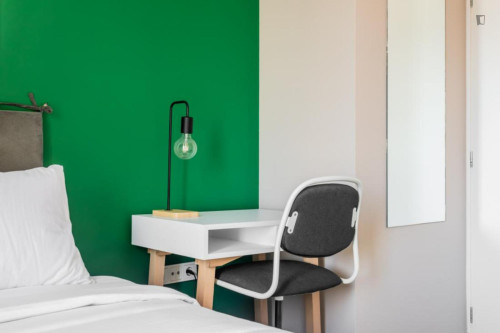 Awesome 2 bedroom apartment near Kerameikos metro