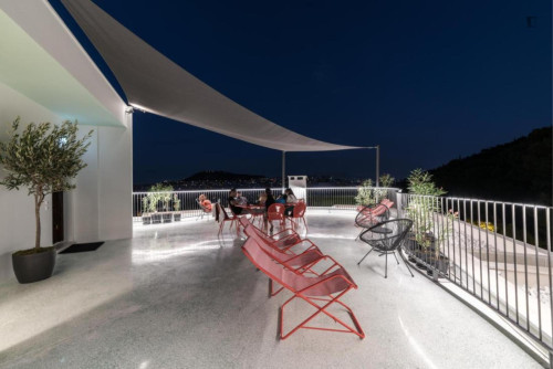 Astonishing 2-bedroom apartment in Neapoli