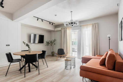 Neat 2 bedroom apartment in Koukaki