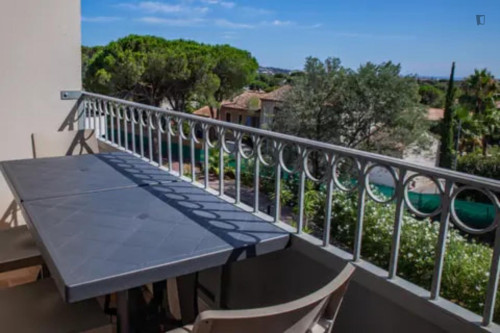 Grand 2-bedroom apartment in Fréjus