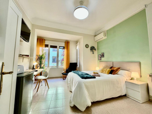 Cosy double bedroom in La Magdalena