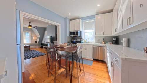 Elegant 2-bedroom apartment in High Street Hill