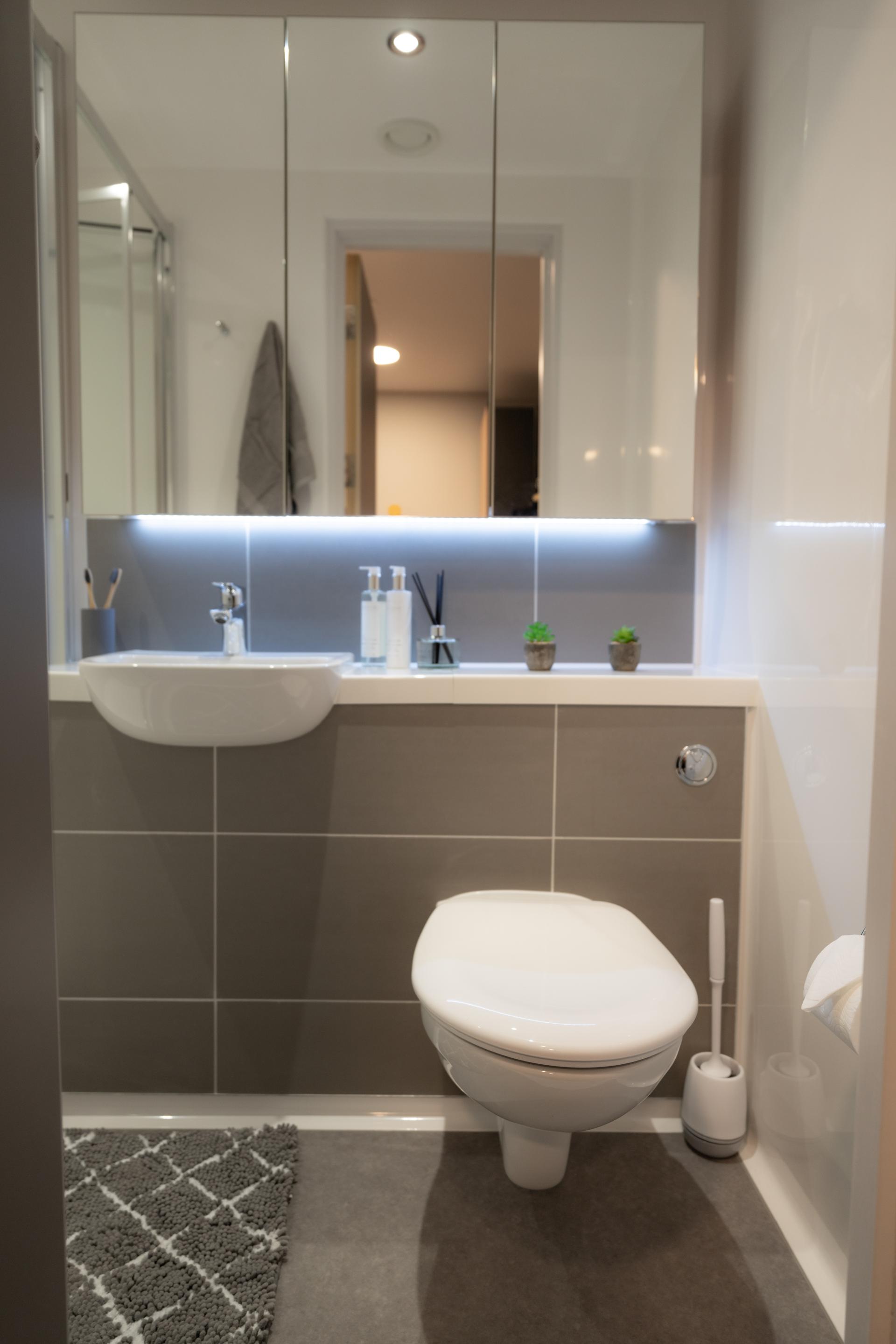  Classic Ensuite (External Facing)  -  Guilden Village  - Gallery -  6