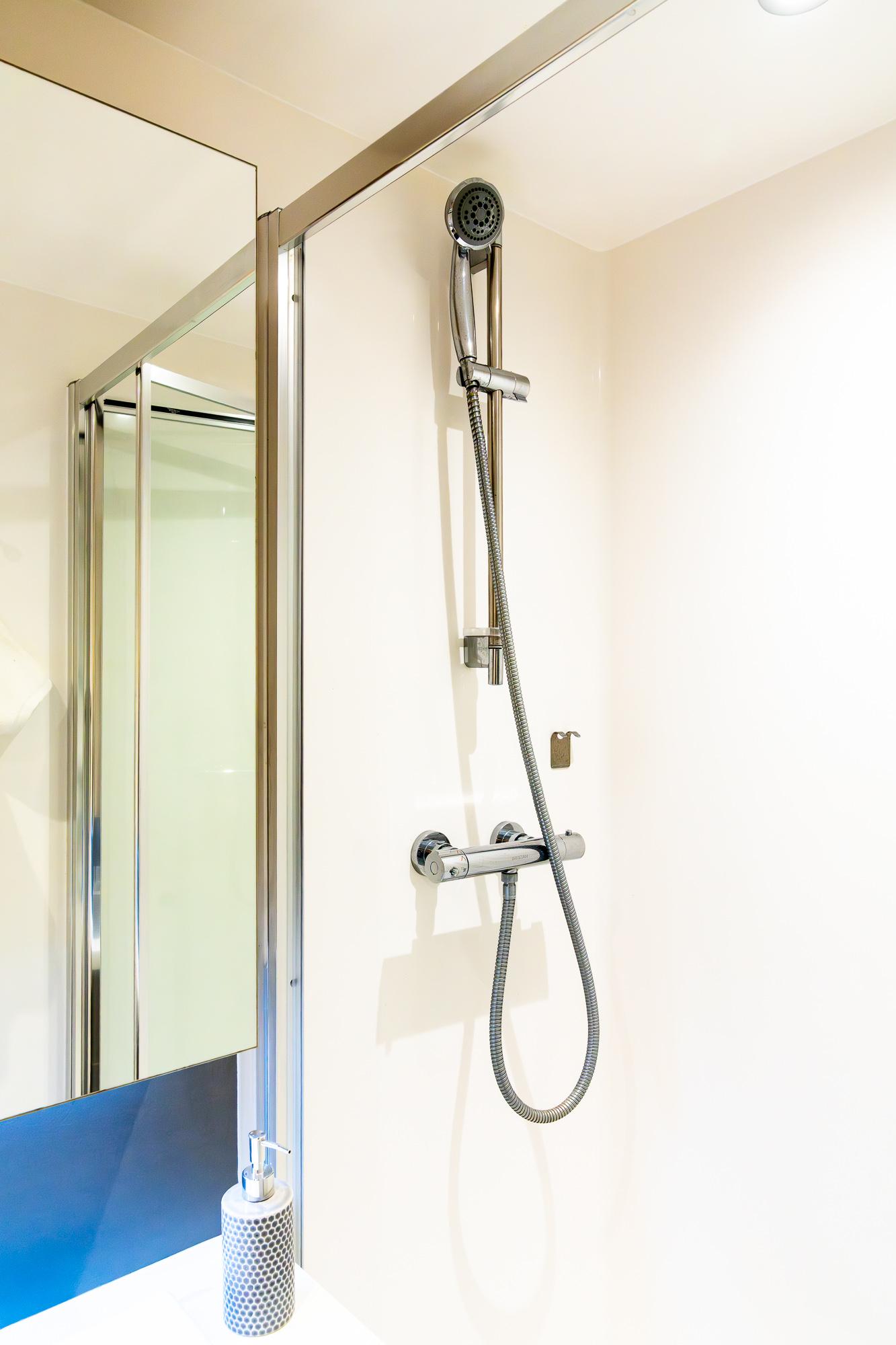  Classic Ensuite (External Facing)  -  Guilden Village  - Gallery -  9
