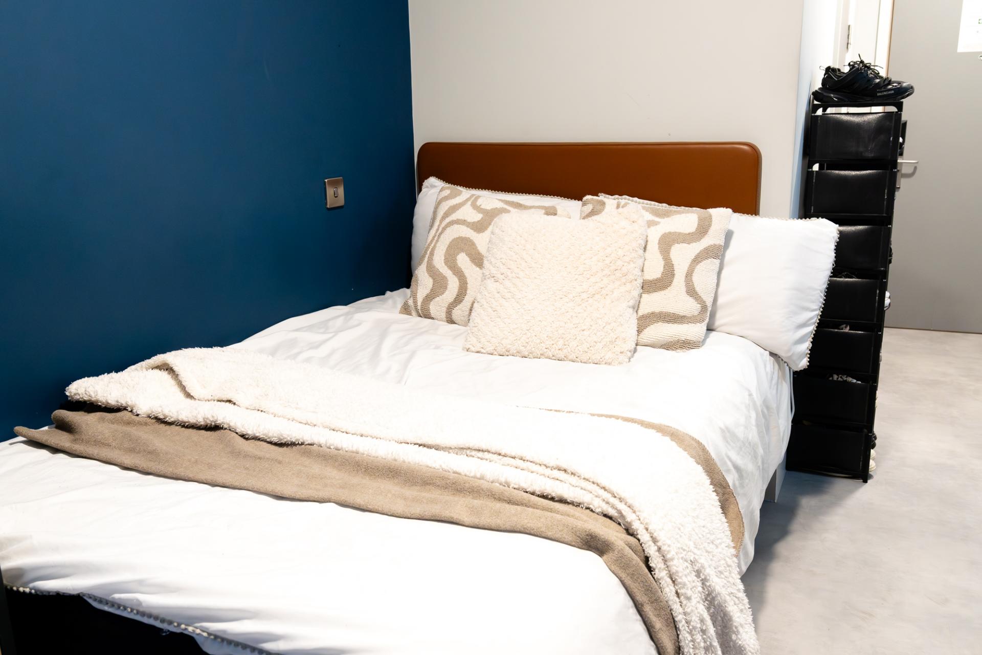 Classic Ensuite (Lower Floors) - The Vantage - Gallery - 1