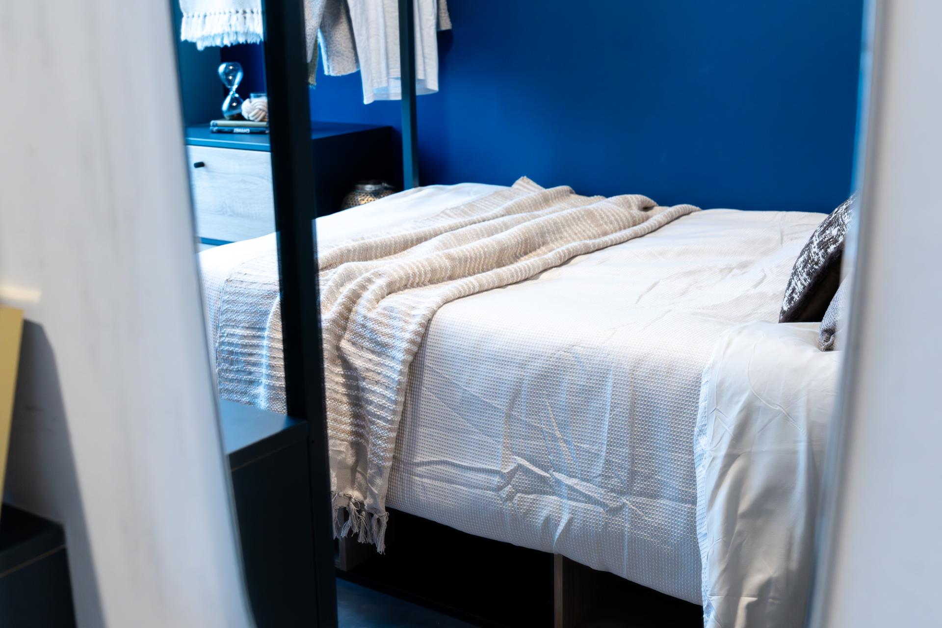 Skyline Ensuite - The Vantage - Gallery - 9