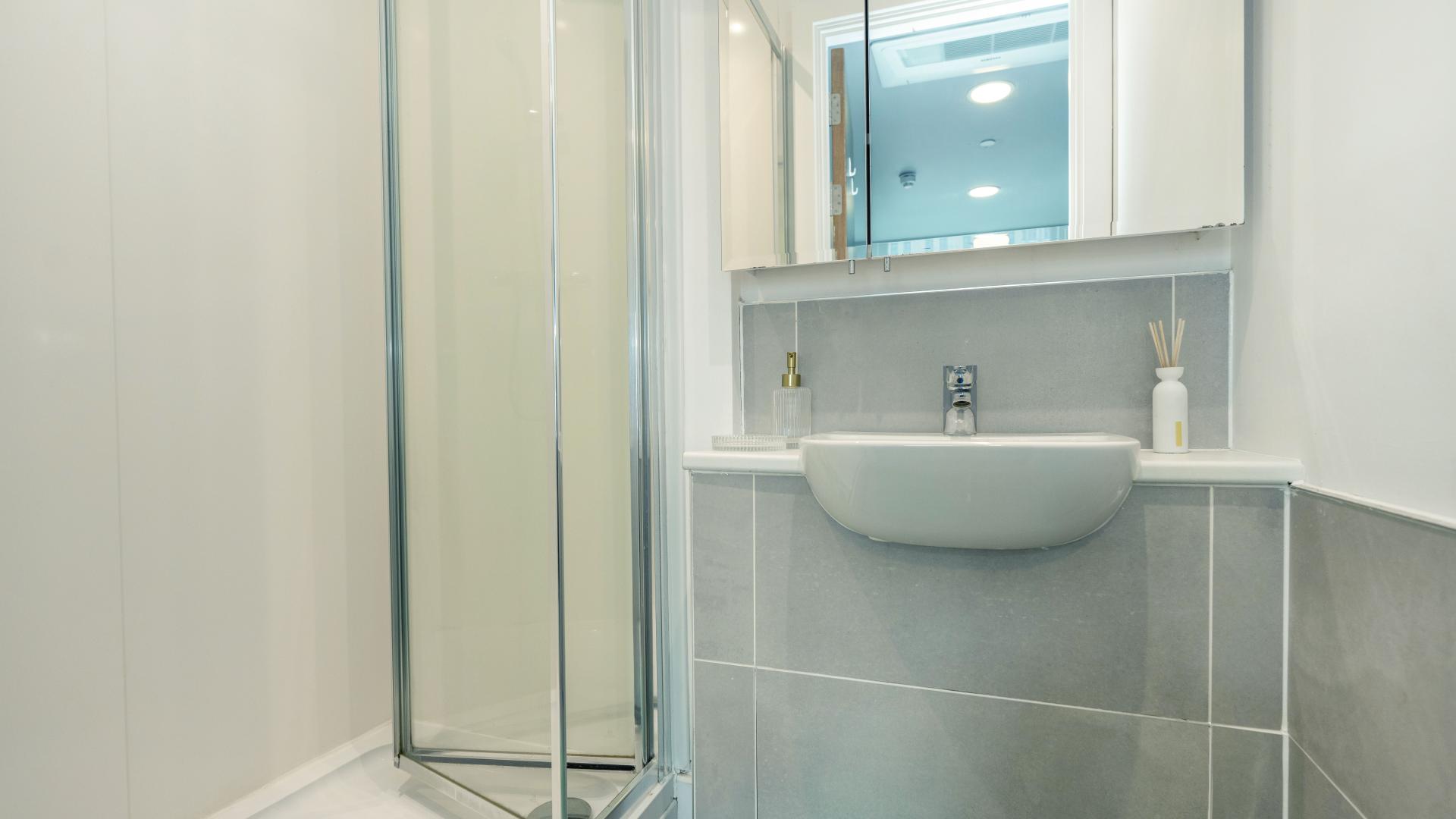 Two Bed Flat - 8