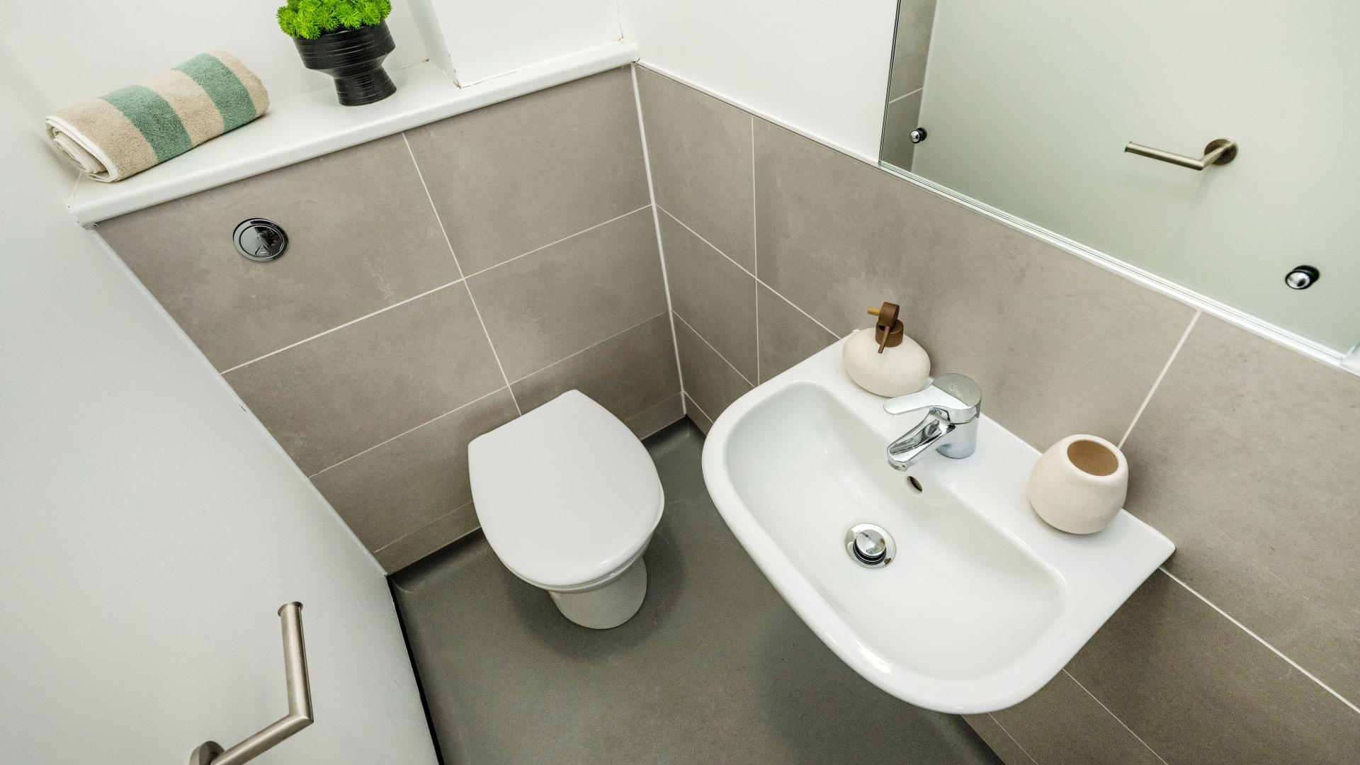 Two Bed Flat - 6