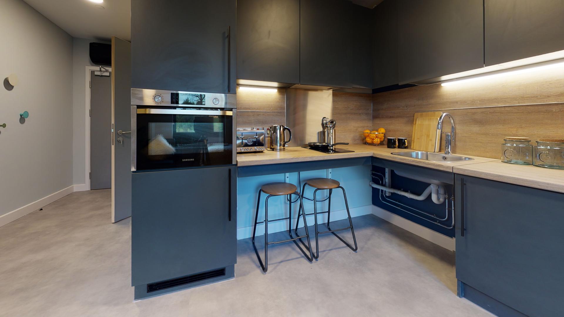 Premium Accessible Studio - 9