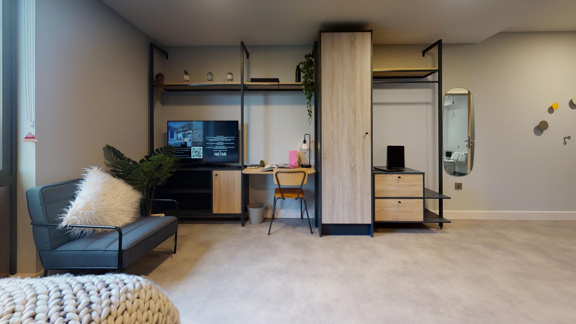 Premium Accessible Studio - 8