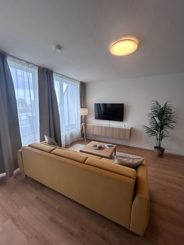 ully Furnished, Move-In Ready 2-Room Apartment in Central Kreuzberg