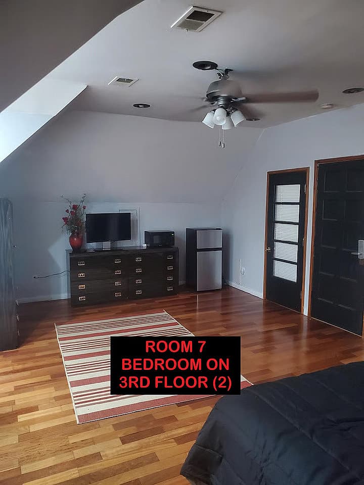  Private Bedroom 7  -  Vibrant Coliving Studios in Historic Grand Center Arts District  - Gallery -  4