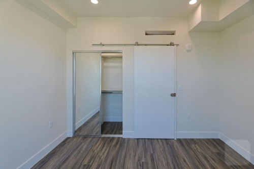 Stylish Apartment with Rooftop Views & Modern Amenities in LA”  - Gallery -  5