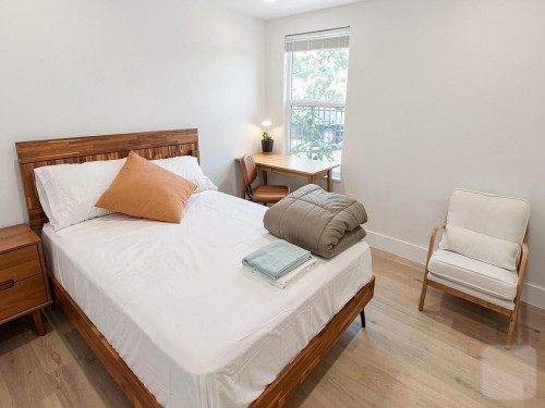 East 2nd Home - Gallery - 7