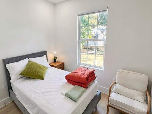 East 2nd Home - Gallery - 13
