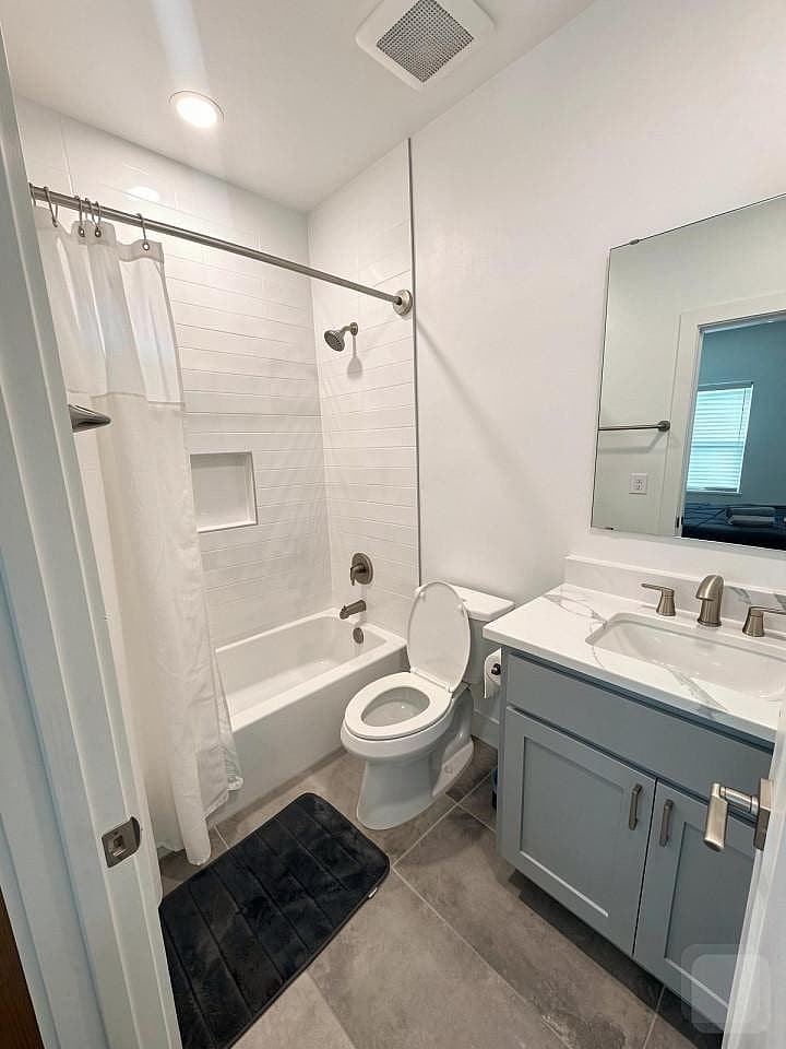  A1  -  Private Bedroom in Furnished East Austin Coliving Home House  - Gallery -  3
